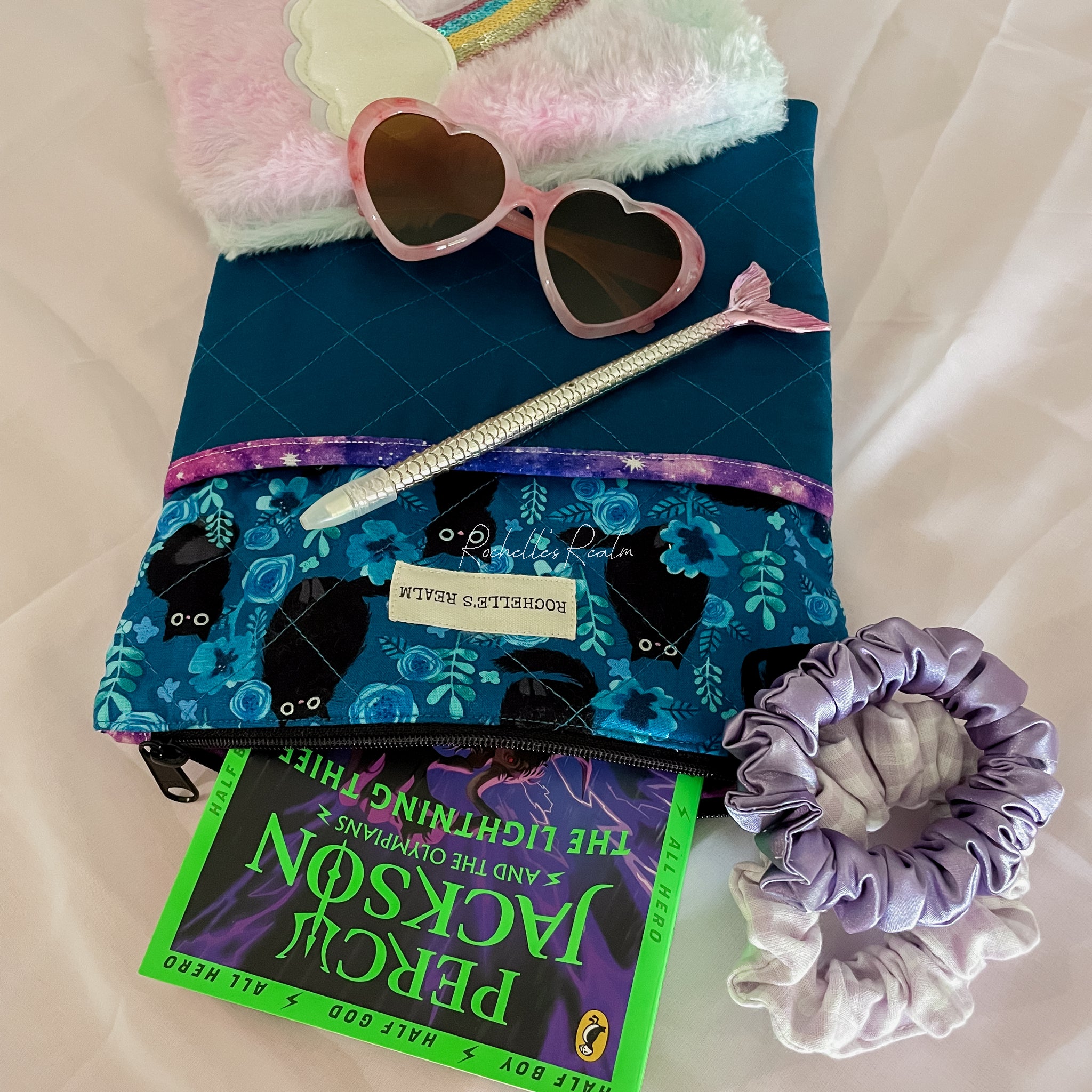 Lola - Small Quilted Book Pouch